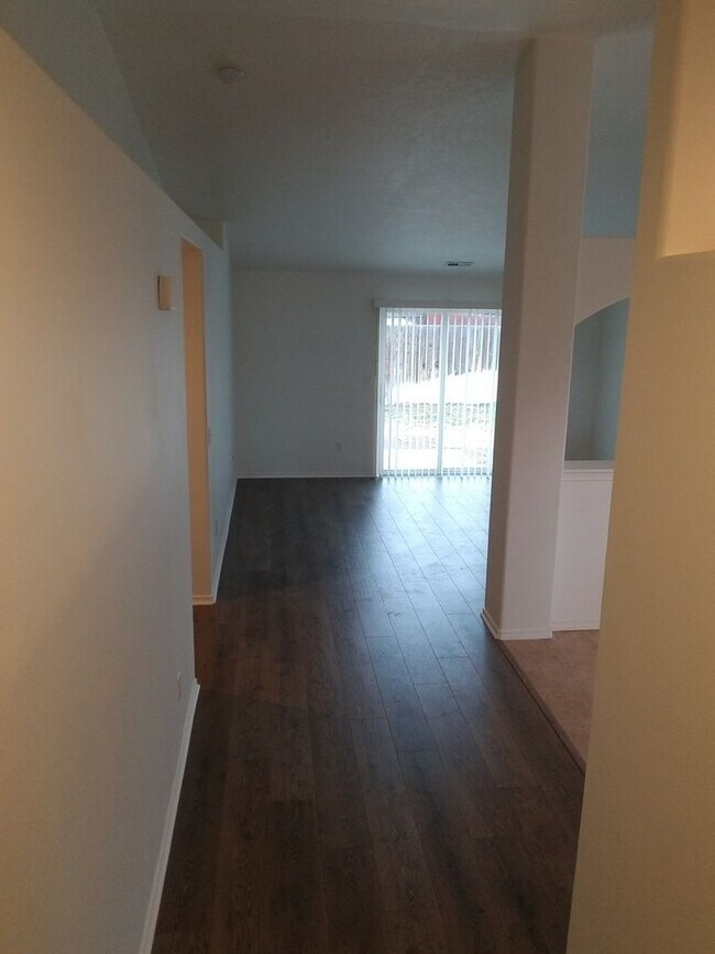 1404 E Xrd Dr in Moses Lake, WA - Building Photo - Building Photo