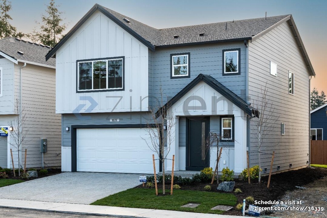 9578 7th Ave SE in Everett, WA - Building Photo