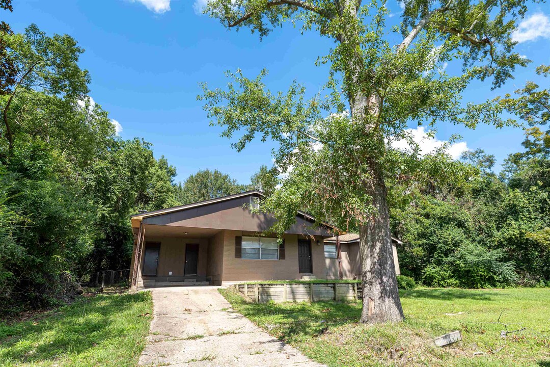 1902 Crabapple Dr in Tallahassee, FL - Building Photo