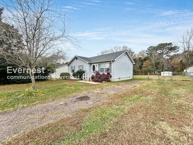 217 Mimosa Ave in Colonial Beach, VA - Building Photo - Building Photo