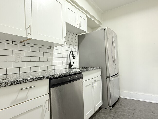 1469 Ottawa St in Windsor, ON - Building Photo - Building Photo