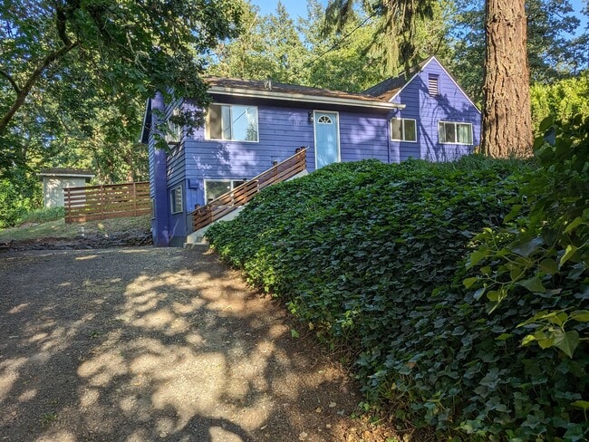 property at 2915 Friendly St