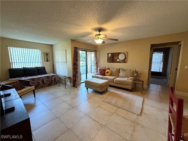 2070 Arbour Walk Cir, Unit 3214 in Naples, FL - Building Photo - Building Photo