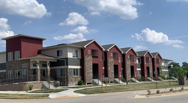 Vineyard Apartments of Cambridge in Cambridge, WI - Building Photo - Building Photo