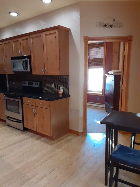 219 Main St-Unit -B, McGregor, IA in Mc Gregor, IA - Foto de edificio - Building Photo