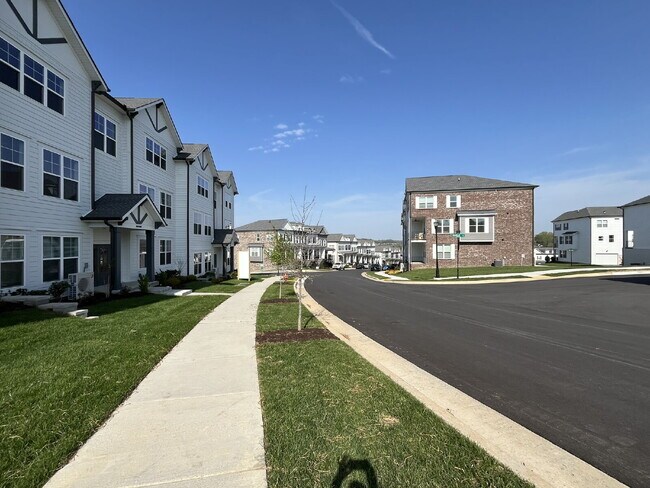 482 Portsdale Dr-Unit -18 in Brentwood, TN - Building Photo - Building Photo