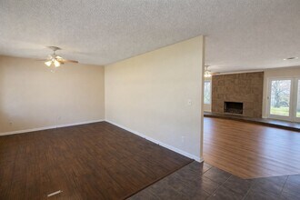 5454 Woodway Dr in Fort Worth, TX - Building Photo - Building Photo