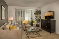 Somerset Apartments in Redlands, CA - Building Photo - Building Photo