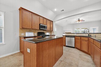 13430 Barons Lake Ln in Cypress, TX - Building Photo - Building Photo