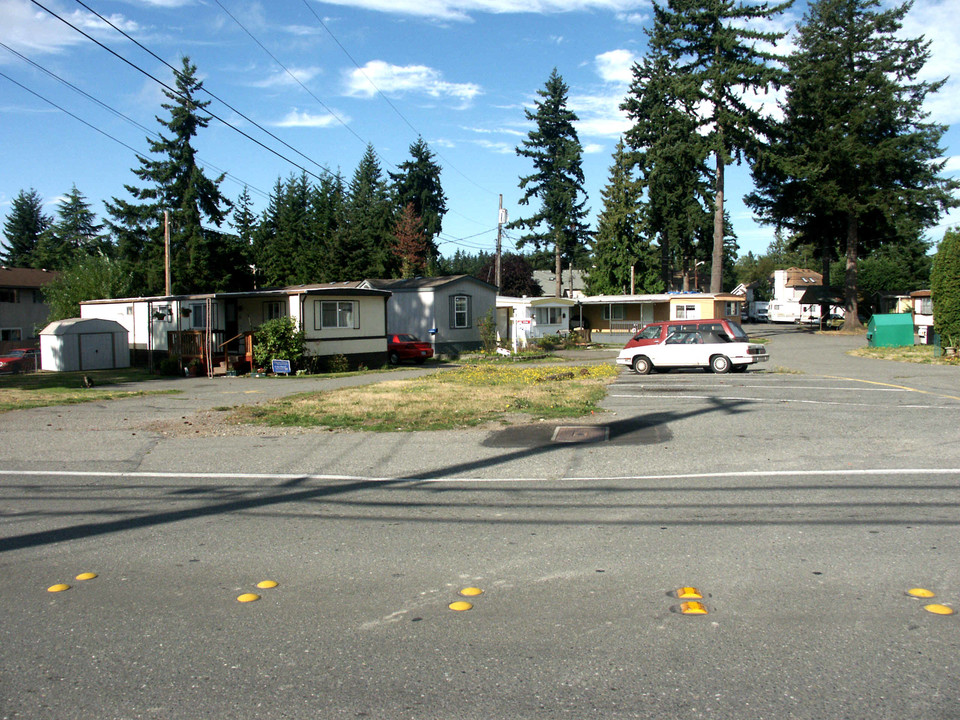 17410 52nd Ave W in Lynnwood, WA - Foto de edificio