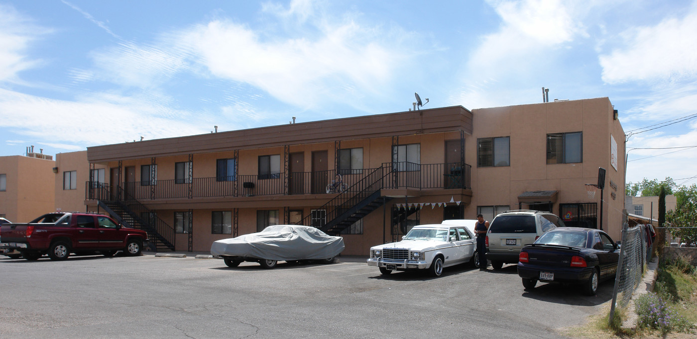 San Jose Trail Apartments in El Paso, TX - Building Photo