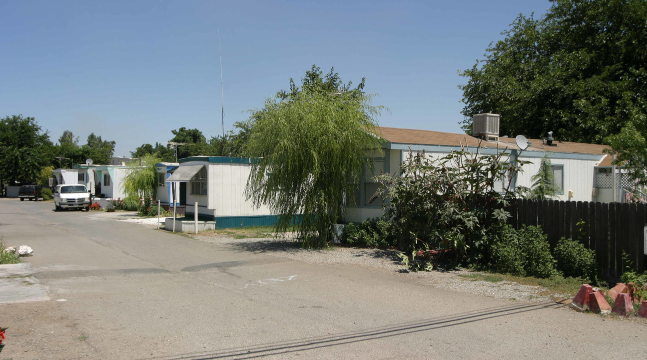 Glenwood Mobile Home Park in Stockton, CA - Building Photo