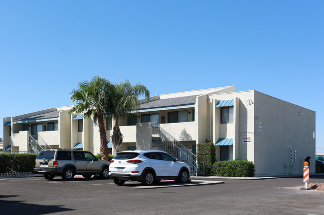 East Gate Apartments in Tucson, AZ - Foto de edificio - Building Photo