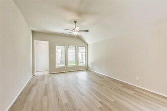 558 Sand Branch Dr in Conroe, TX - Building Photo - Building Photo
