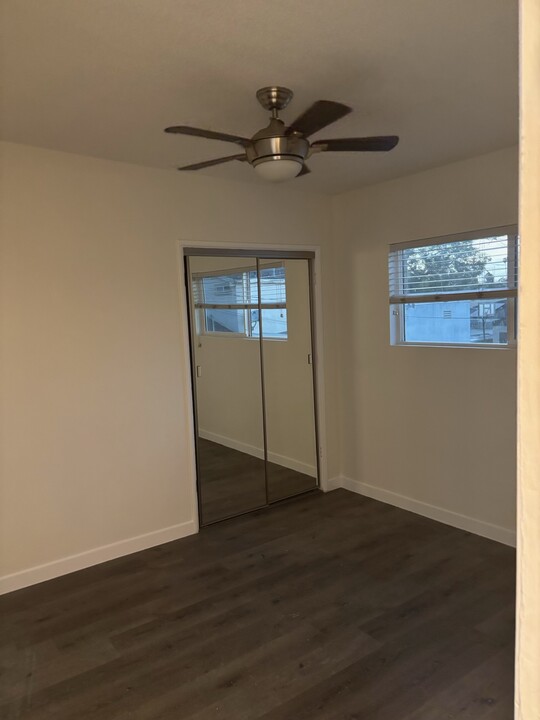229 E 57th St, Unit 4 in Long Beach, CA - Building Photo