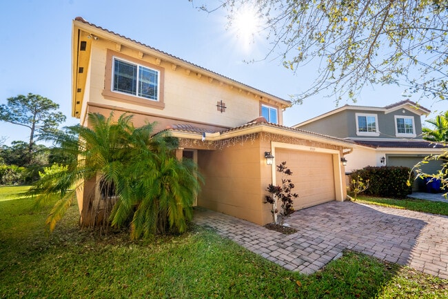 property at 4904 SE Duval Dr