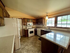 1525 Clark St in Ottawa, IL - Building Photo - Building Photo