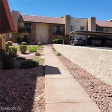 5405 Indian River Dr in Las Vegas, NV - Building Photo - Building Photo