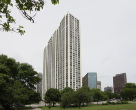 2800 N Lake Shore Dr in Chicago, IL - Foto de edificio - Building Photo