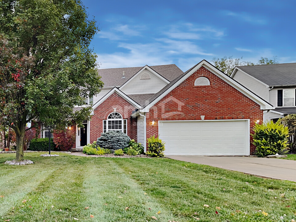 16938 Cedar Creek Ln in Noblesville, IN - Foto de edificio