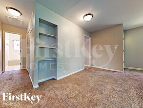 254 E Wayne Pl in Wheeling, IL - Building Photo - Building Photo