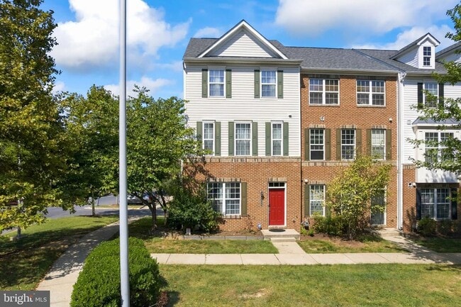 3556 Woodlake Dr