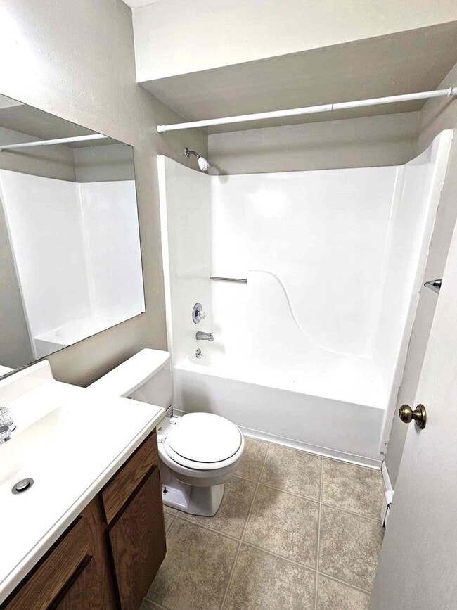 3924 Kenowa Ave in Grandville, MI - Building Photo - Building Photo