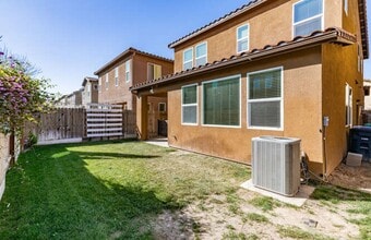 850 Winchell Wy W in Madera, CA - Building Photo - Building Photo