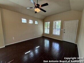 131 Creekside Villa Dr in Kyle, TX - Building Photo - Building Photo