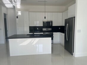 3412 NW 8th Terrace in Cape Coral, FL - Building Photo - Building Photo