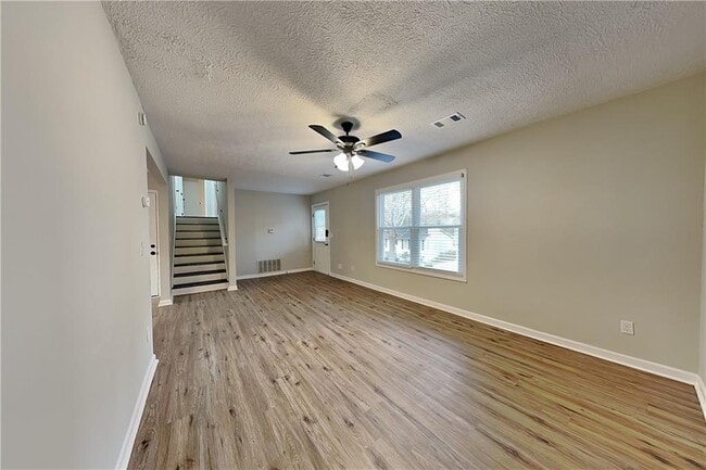 3919 Valley Brook Rd in Snellville, GA - Building Photo - Building Photo