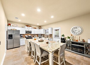 503 Fort Pena in San Antonio, TX - Building Photo - Building Photo