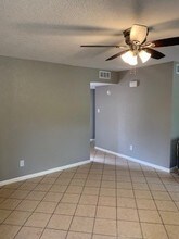 The Oaks at Laurel in Beaumont, TX - Foto de edificio - Building Photo