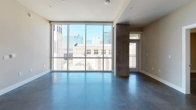 1825 N San Jacinto St in Houston, TX - Building Photo - Building Photo