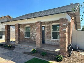 921 E Roosevelt St in Phoenix, AZ - Building Photo