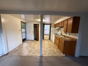 7812 Lynch Rd, Unit Sebastopol Studio in Sebastopol, CA - Building Photo - Building Photo