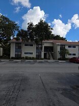 1542 Lake Crystal Dr, Unit H in Royal Palm Beach, FL - Building Photo