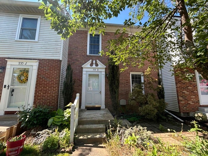 310 S 11th St in Purcellville, VA - Building Photo