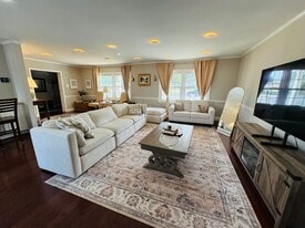 1105 E Holly Ave in Sterling, VA - Building Photo