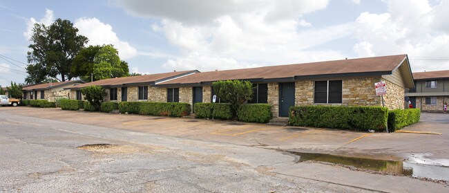 Daffodil Apartments in Austin, TX - Foto de edificio - Building Photo