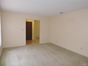 5725 Keystone Rd in Pensacola, FL - Building Photo - Building Photo