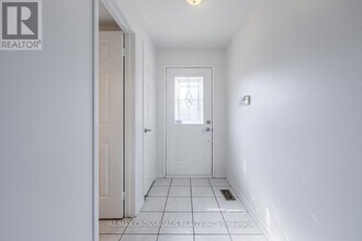 3 Brimforest Gate in Toronto, ON - Building Photo - Building Photo