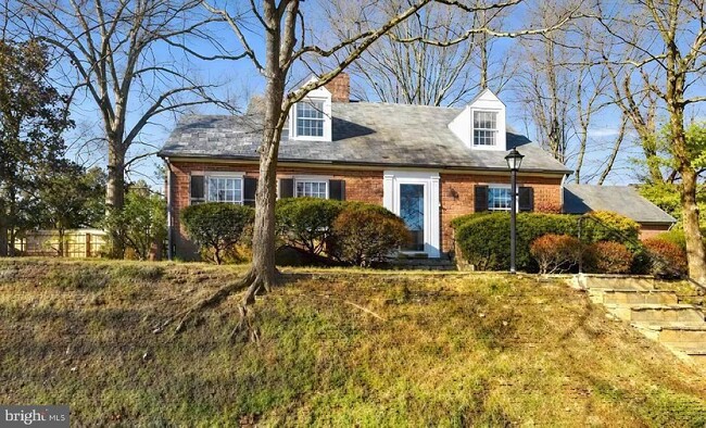 property at 5806 Kenmore Rd