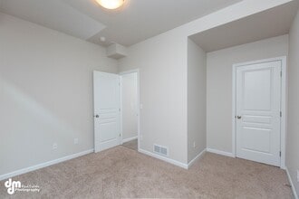 156 Willow View Circle in Anchorage, AK - Building Photo - Building Photo