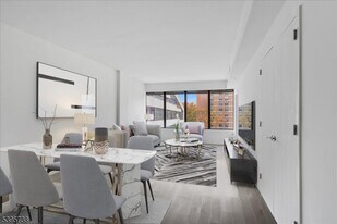 315 S Harrison St in East Orange, NJ - Building Photo