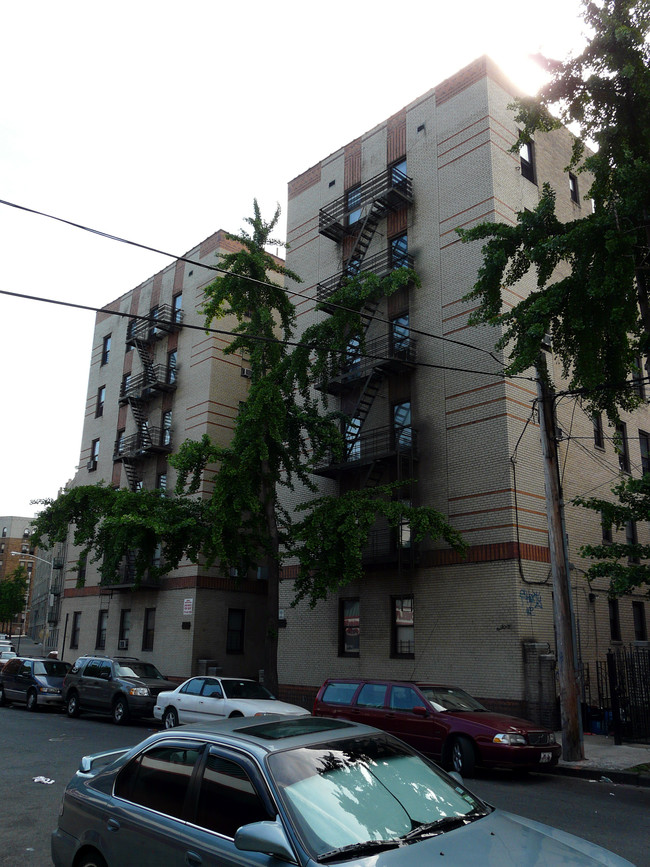 2800 Creston Ave in Bronx, NY - Building Photo - Building Photo