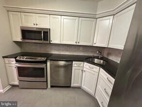 1001 Roundhouse Ct in West Chester, PA - Building Photo - Building Photo