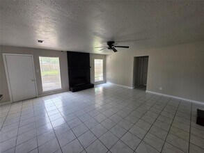 9723 Huntington Way Dr in Houston, TX - Building Photo - Building Photo