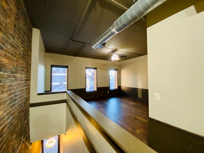 1810 3rd Ave, Unit 1 in Rock Island, IL - Foto de edificio - Building Photo