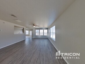 8015 Palmetto Pl in San Antonio, TX - Building Photo - Building Photo